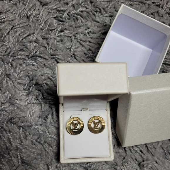 "LV" earrings ⚜ New In Box - Picture 2 of 3
